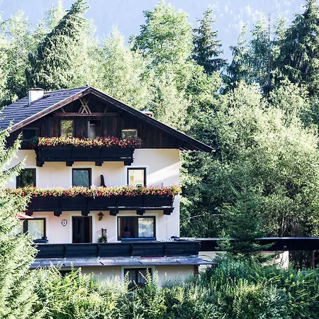 Aktiv-ferienwohnungen Pienz-bobnar مزرعة للإقامة ساوتينس