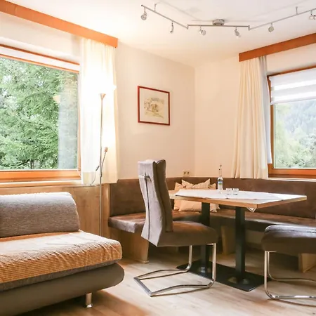 Aktiv-ferienwohnungen Pienz-bobnar مزرعة للإقامة ساوتينس